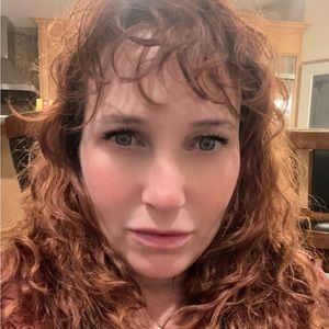 Meet your Posher, Ari